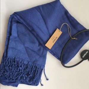 NWT SCARF